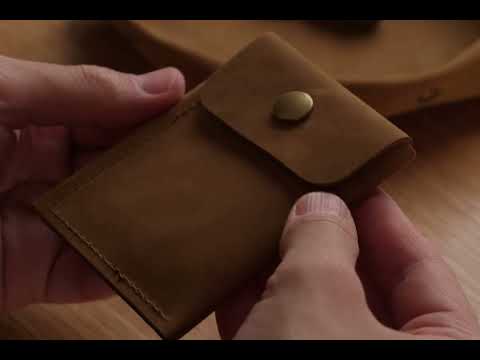 Load video: The Outline Wallet